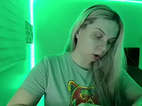 callme_iva Pertunjukan Webcam