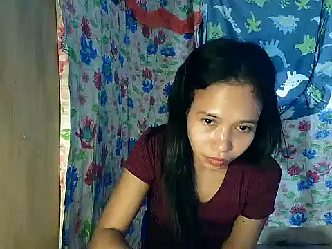 PinaySkinnyGirl's Live XXX Chat