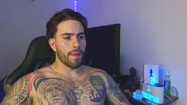 Chat +18 de Ades_Lowe ao vivo