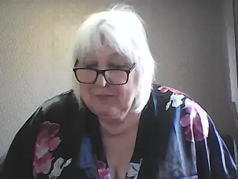 Alexia64231's Webcam Show