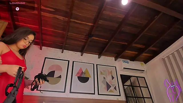 Chat +18 de MiaKay1 ao vivo