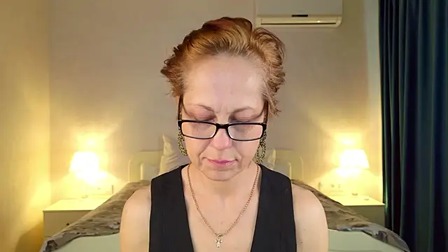 LioraWeiss: онлайн-секс-чат