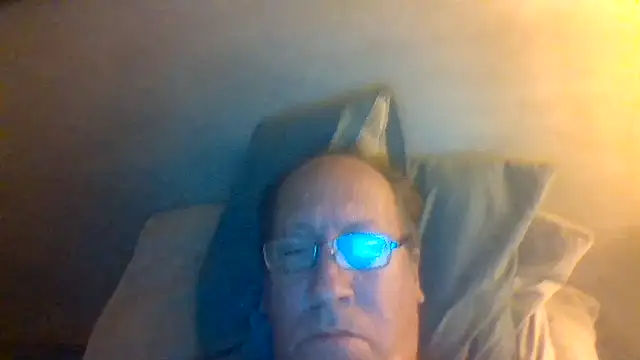 Chat +18 de hornyrich69 ao vivo