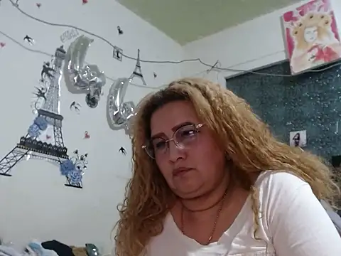 Perla1981-- Chat XXX live