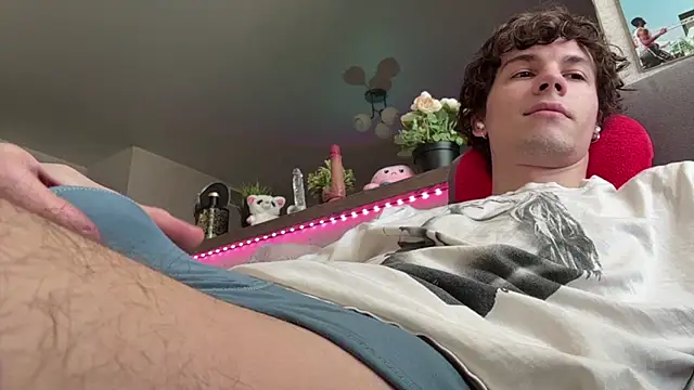 Jeremy1Scott 即時 XXX 聊天