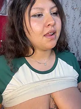 XXX chat uživo modela Larissa_Antonella