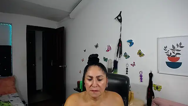 mature_bigboobs10's Live XXX Chat