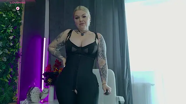 XXX chat uživo modela Issa_Jo