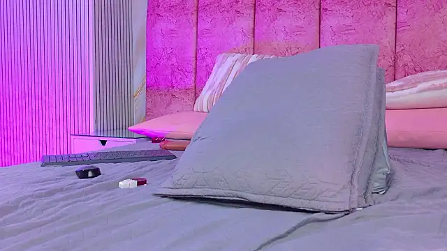 emmacurvy Chat XXX live