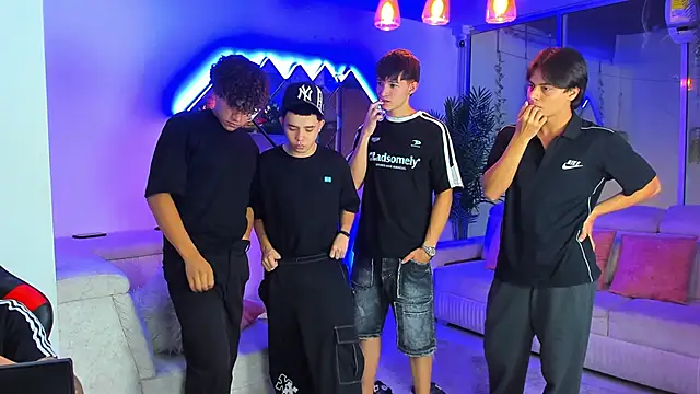 Houseofwarrios' Live XXX Chat