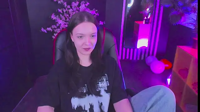 Emily_tender 即時 XXX 聊天