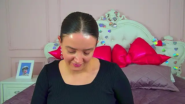 Chat +18 de ElinaBellucci ao vivo