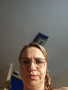 BLONDKICIA1 Chat XXX in diretta