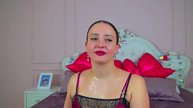 ElinaBellucci's Live XXX Chat