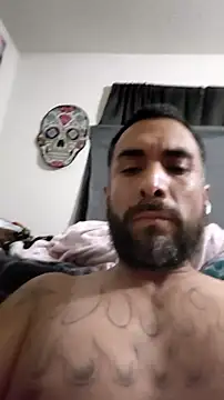 Forbidden_daddy: διαδικτυακό σόου στην κάμερα