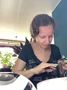 AnnikaRose live XXX chat