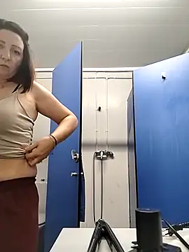 Milfa_nimfomana – Naživo XXX chat