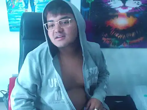 XNoahDeepThroatX Webcam Show