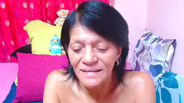 SLUTTYROXY's Live XXX Chat