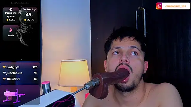 Issac_james_ élő XXX-chatje