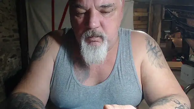 Newfiesausage1972's Webcam Show