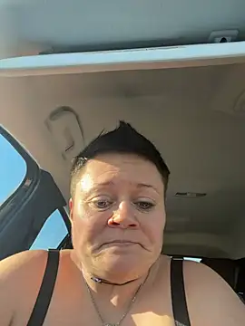 Hairyminka – Naživo XXX chat