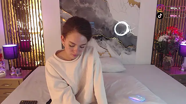 Chat XXX en directo de MiticaBrennet_