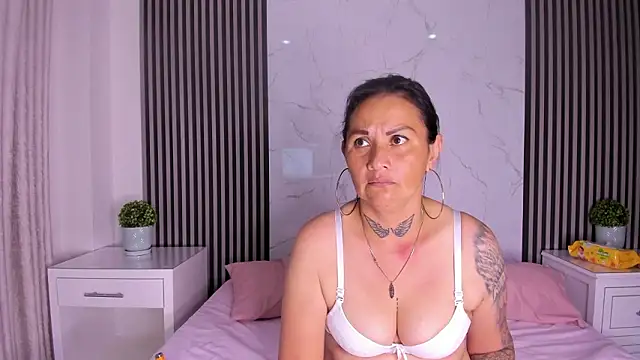 PamelaRoss_1's Live XXX Chat