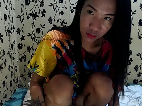 LadyBoyBigCock69 webkamerás műsora