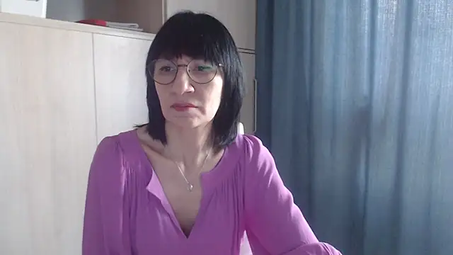 Erica95Bloom: онлайн-секс-чат