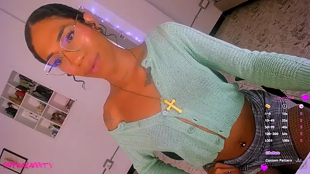 turabbitxx Show in webcam