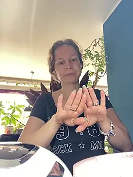 AnnikaRose élő XXX-chatje