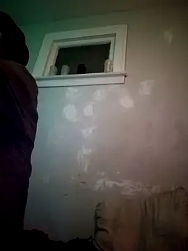 The_Confessor: διαδικτυακό σόου στην κάμερα