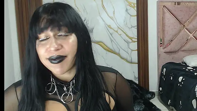 valen_ros élő XXX-chatje