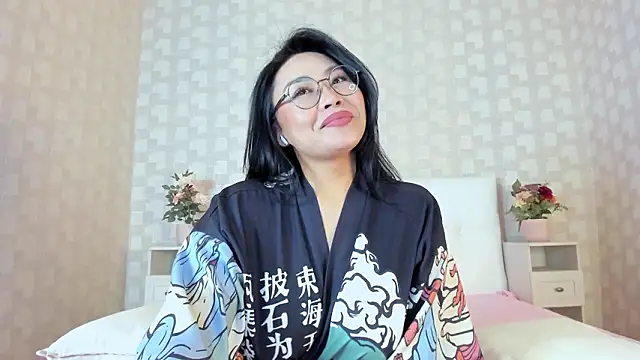 NatsumiHun's Live XXX Chat