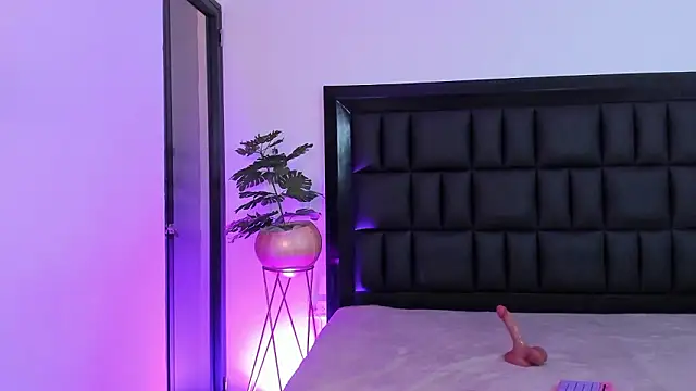 mia_roosee1's Live XXX Chat