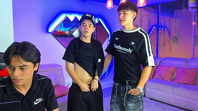 Houseofwarrios' Live XXX Chat