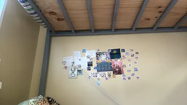 AquilineOrites Chat XXX in diretta