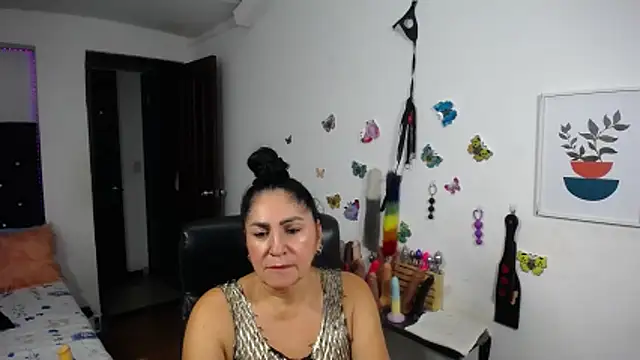 mature_bigboobs10's Live XXX Chat