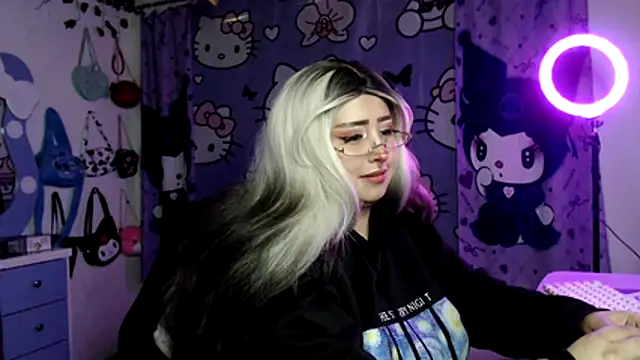 Chat +18 de lussyevans24 ao vivo