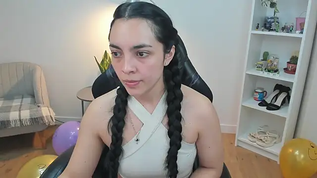 XXX chat uživo modela _BellaEvans_