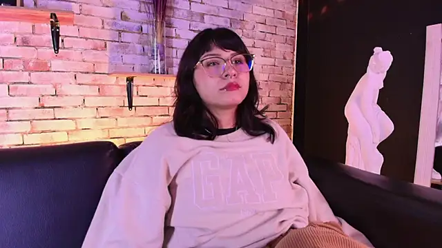 Chat +18 de kitty_malach ao vivo