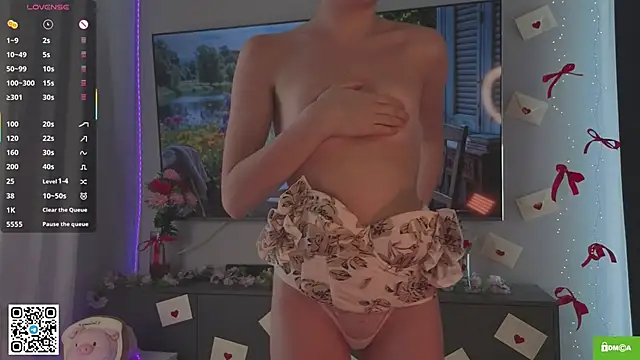 XXX chat uživo modela JulieLupo