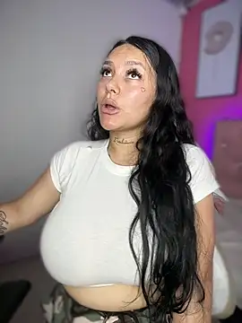 Miia__Taylor Adlı Modelin Canlı XXX Sohbeti