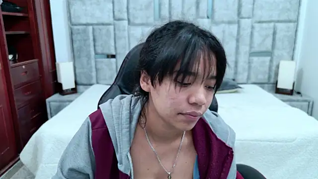 XXX chat uživo modela laureentt_