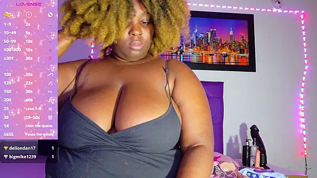 Show modela ebony_NeighborMoans na web-kameri