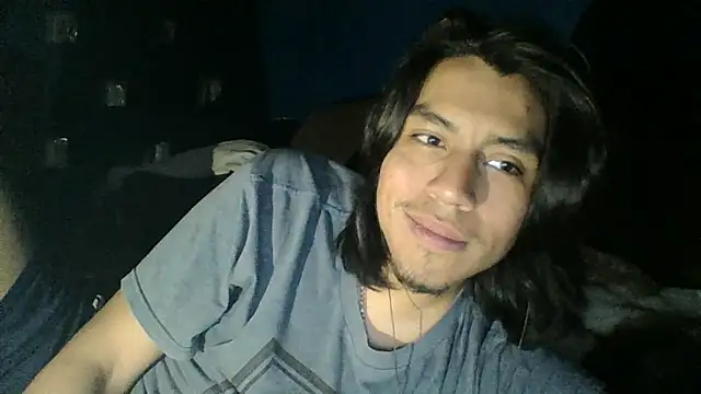 AlexAlejandro13's Live XXX Chat