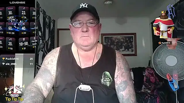 KINKYBLUEYES69's Live XXX Chat