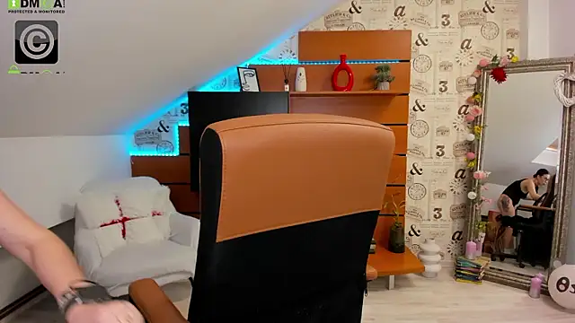 EmillyTaylor 라이브 XXX 채팅