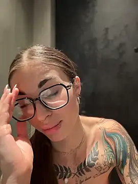 Charming_Ritta Adlı Modelin Canlı XXX Sohbeti